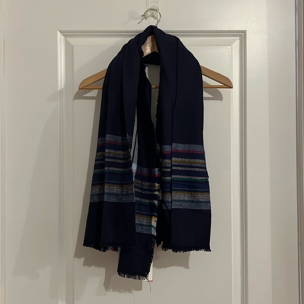 GAP plaid scarf. New with tags!